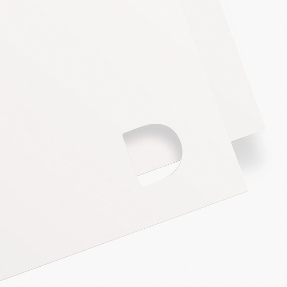 Carte de vizită cu tăiere atipică