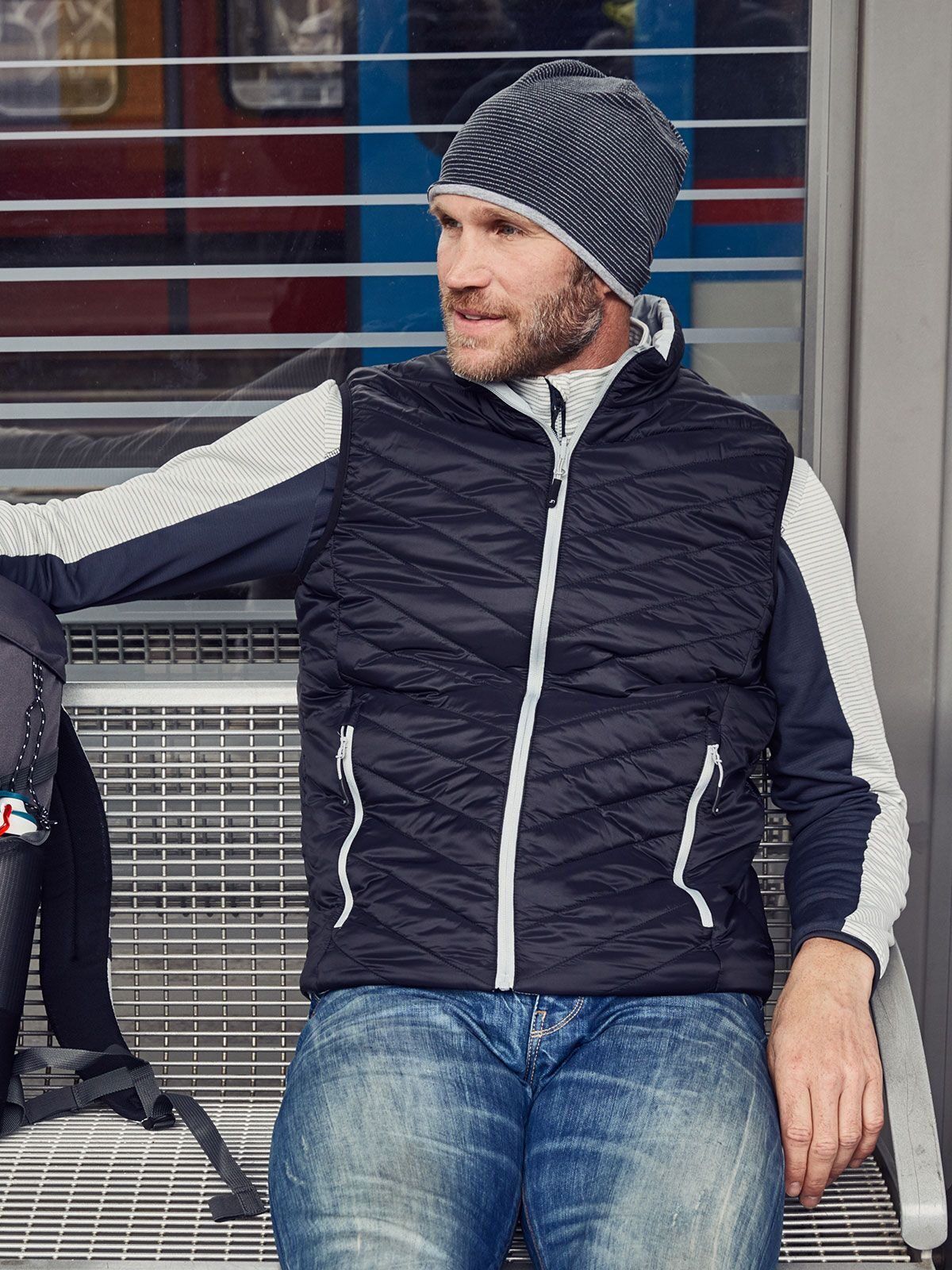 Men's Lightweight Vest - James & Nicholson