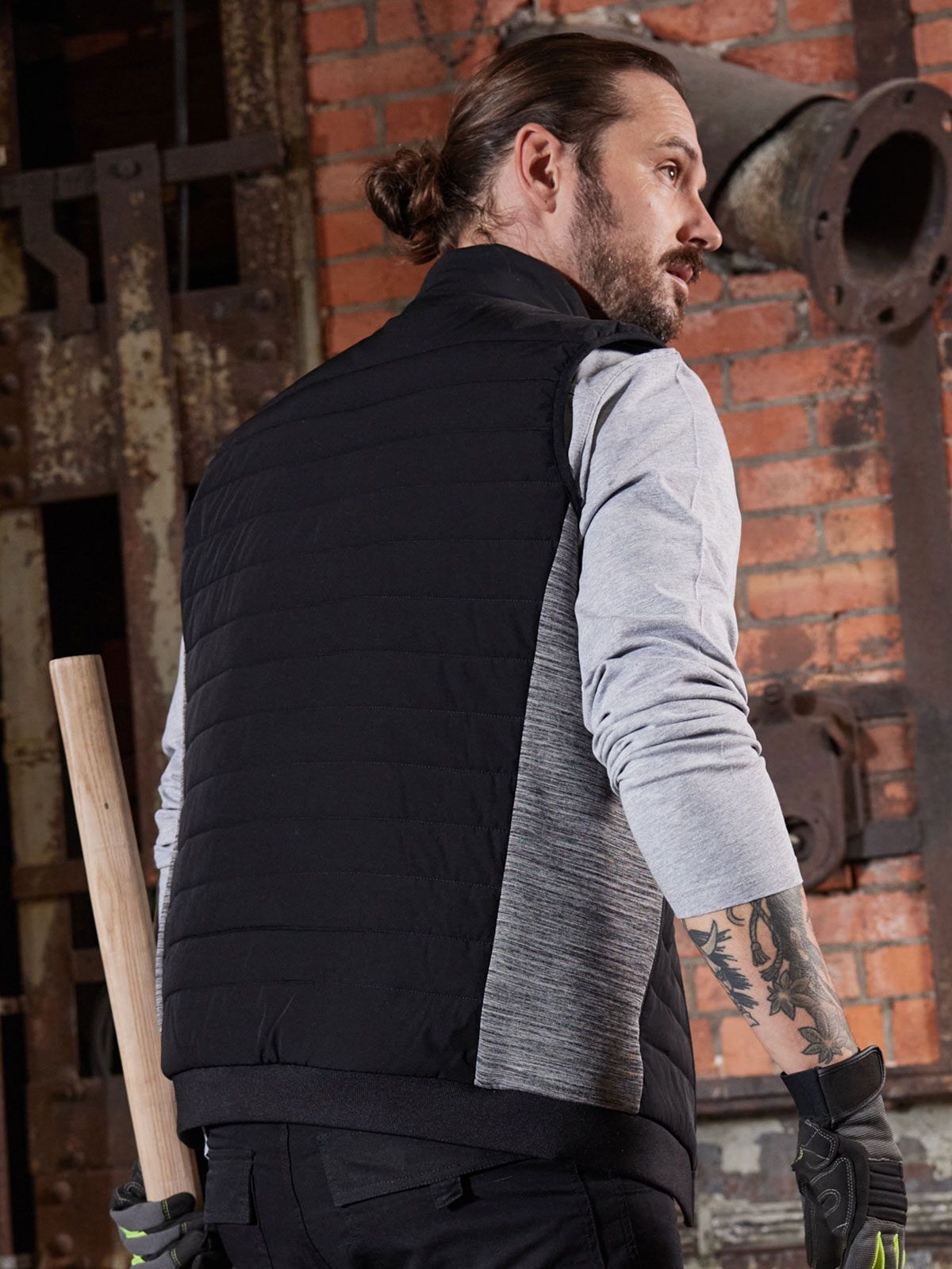 Men's Padded Hybrid Vest - daiber