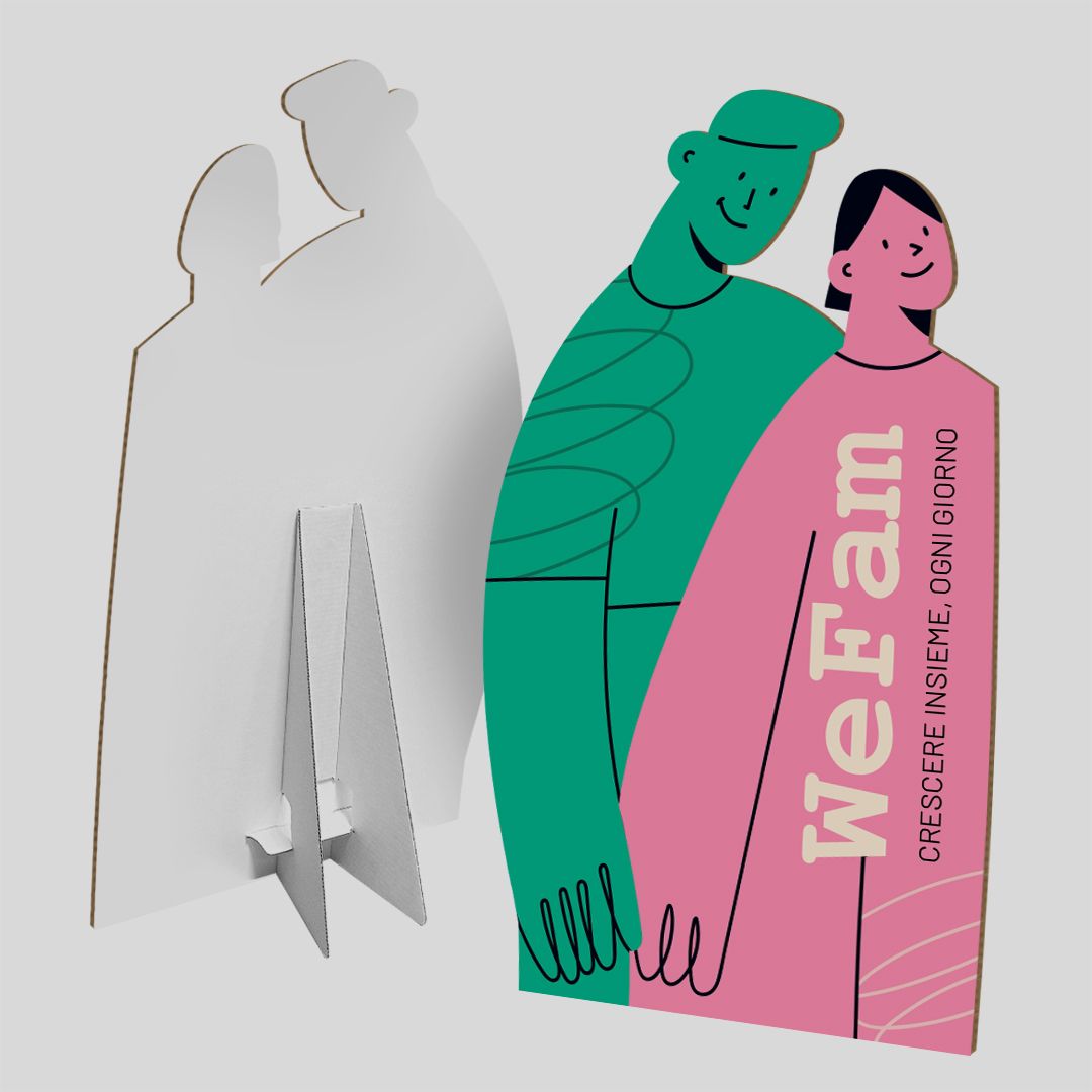 Sagomati in cartone con piedone sul retro